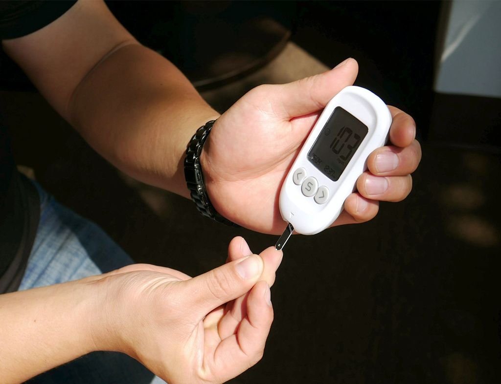 Managing Diabetes with Diabeat: Controlling Blood Sugar Naturally