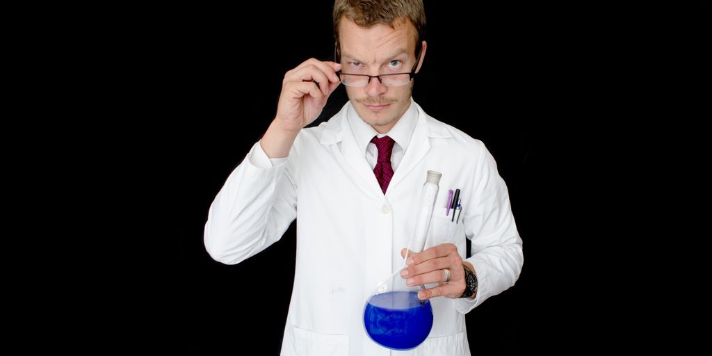 टेंटेक्स फोर्ट कितने दिन खाना चाहिए - पूरी जानकारी और मार्गदर्शक 1 man consulting doctor about medication schedule